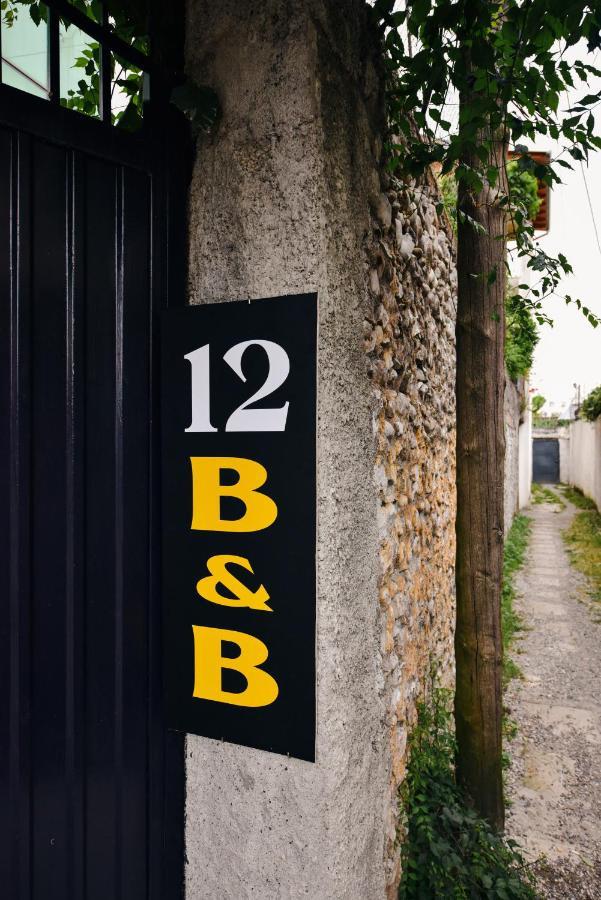 12 B&B Shkodër Extérieur photo